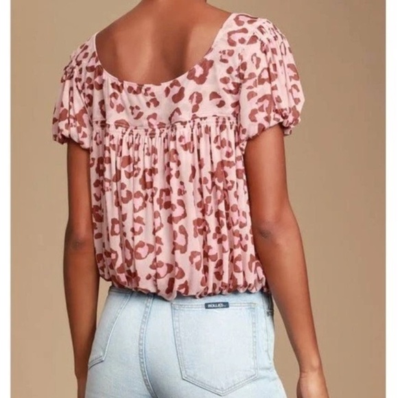 Free People Meg's Blouse Pink Leopard Cropped Top Size XS Mesh Pleated - Picture 8 of 10